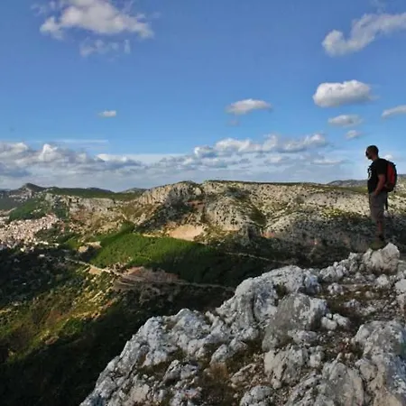 Bed and Breakfast Sa Clarera 3*